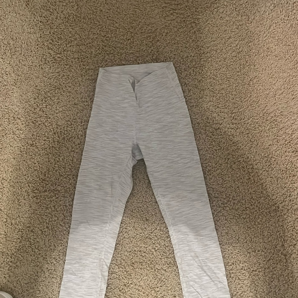 White/grey lululemon leggings